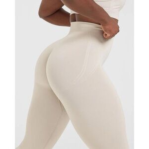 Oner Active High-Waist Sculpting Leggings - Cream
Effortless seamless